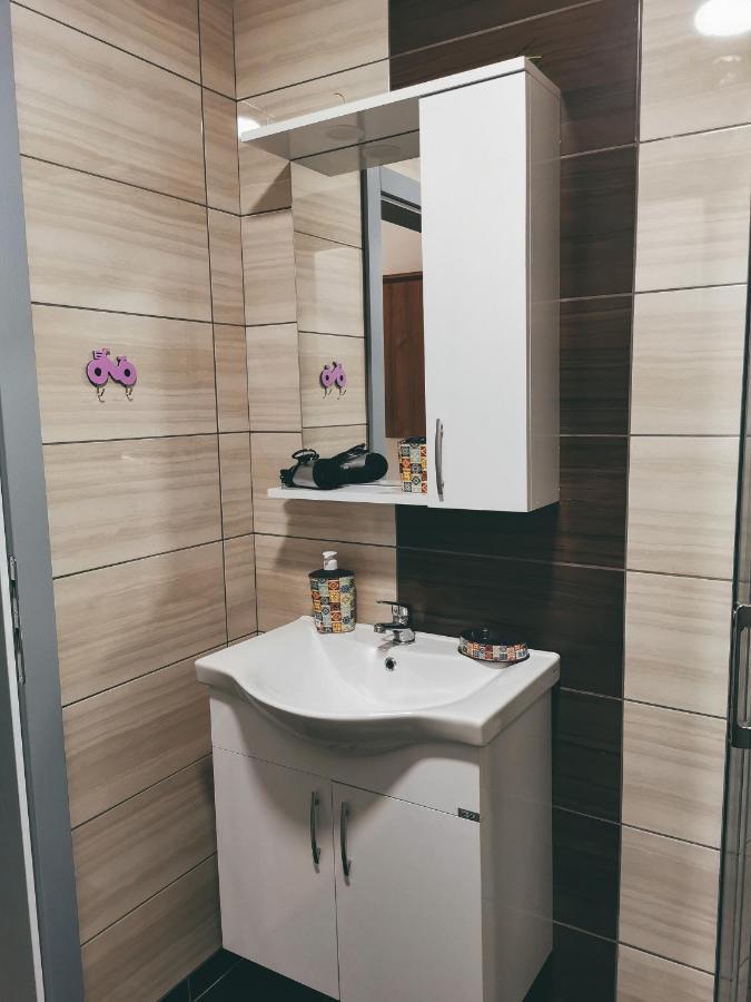 Cozy Corner - Free Parking & Wi-fi Διαμέρισμα